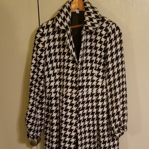 Liz Lange houndstooth jacket